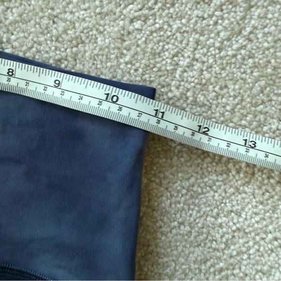 Lululemon Wunder Train High-Rise Short 6"  size 4 - Picture 6 of 7